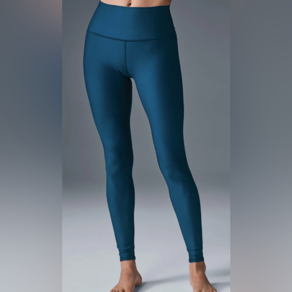 Alo Yoga High-Waist Airlift Legging - Picture 3 of 9